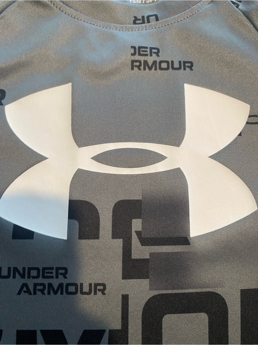 Under Armour T-shirt Bundle Boys size Small - Picture 3 of 11